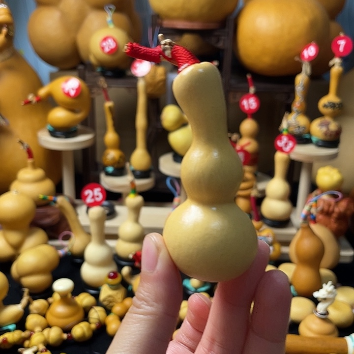 h***.葫芦丝和吉他伴奏都在