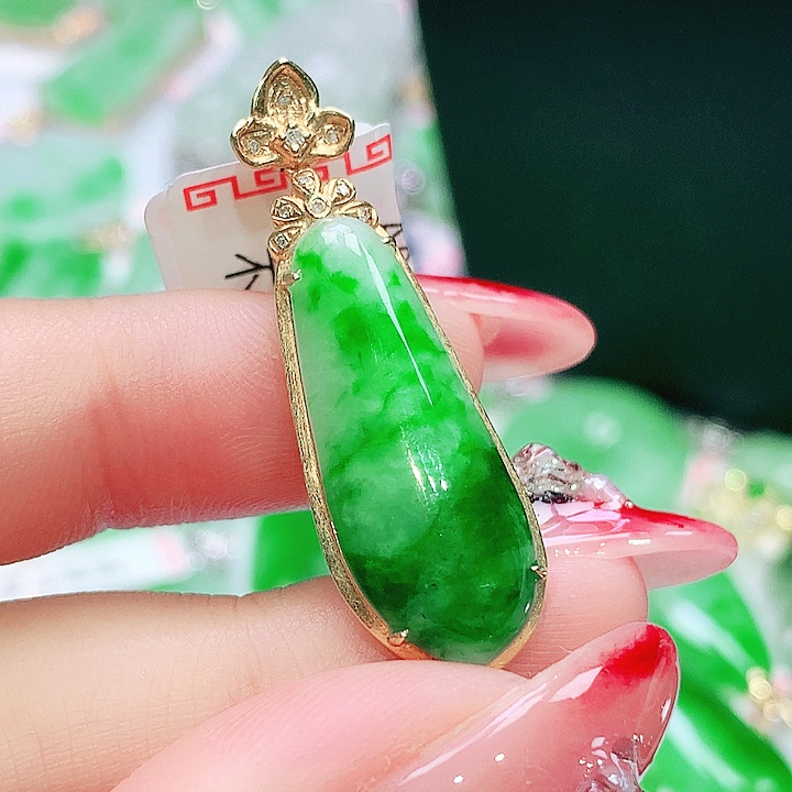 翡翠未镶嵌颈饰翡翠