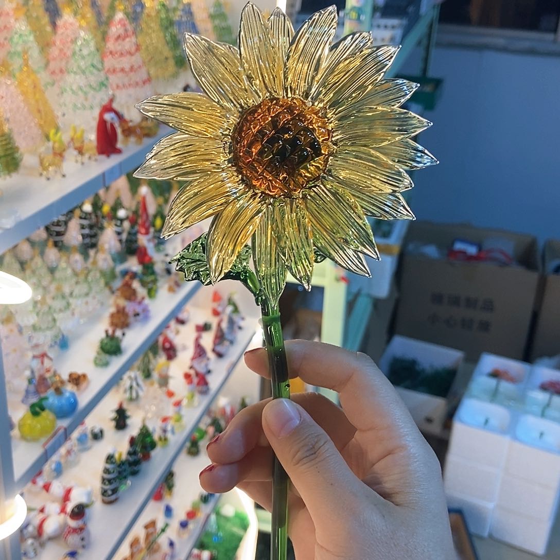 琉璃手工艺品太阳光
