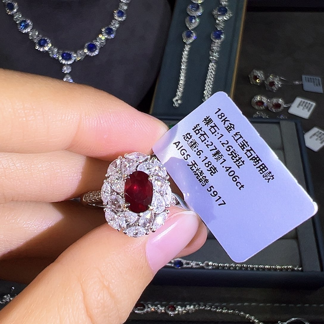 红宝石戒指18K金镶嵌