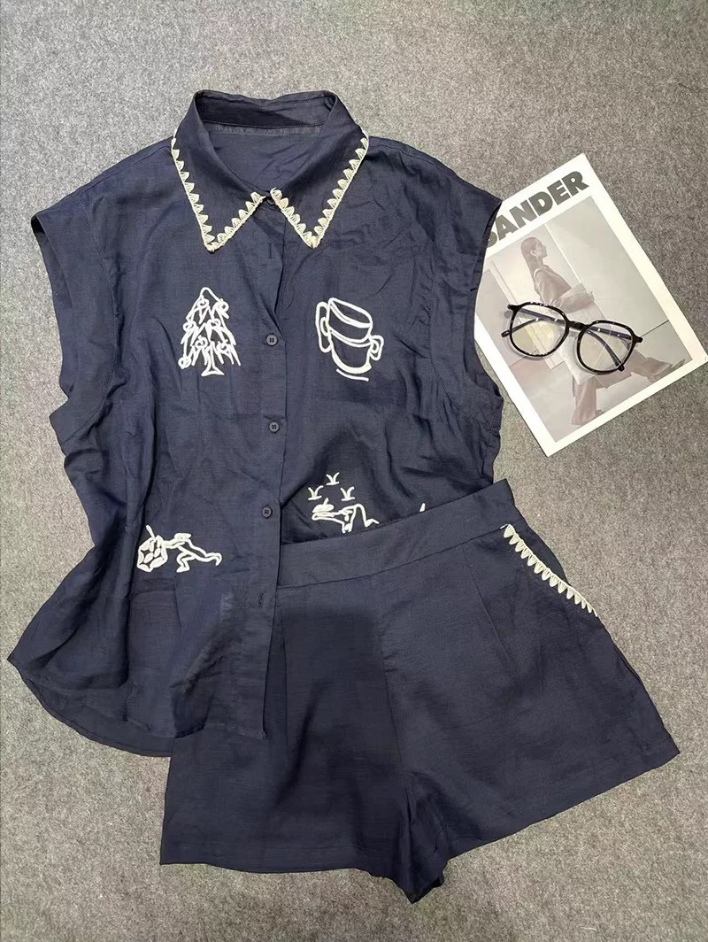 【妙女郎】刺绣咖啡衬衫短裤套装D005