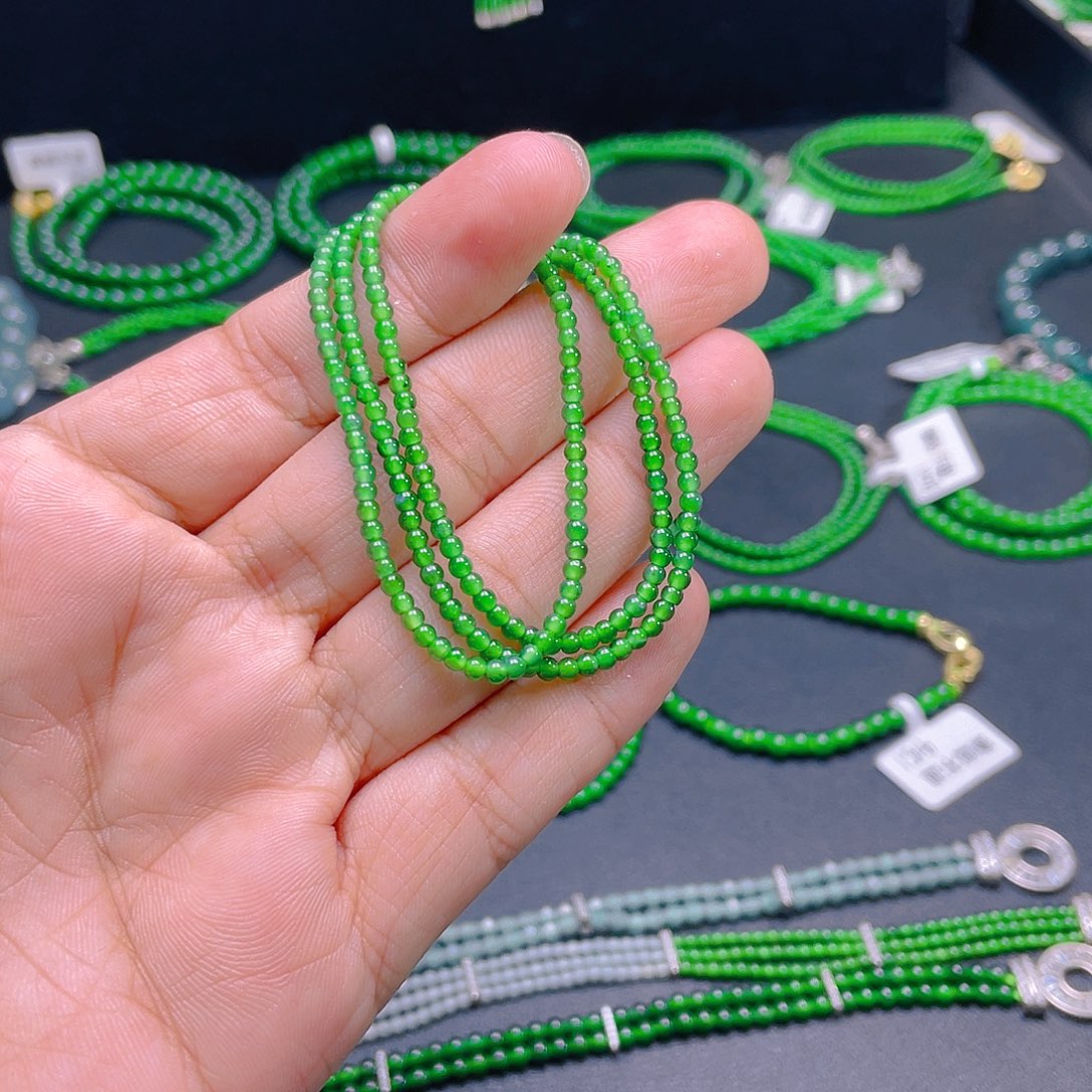 颈饰未镶嵌翡翠A货卡2.7