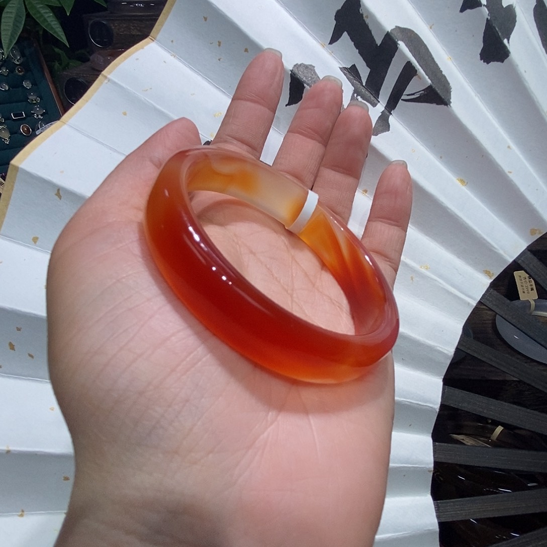 玛瑙/玉髓手镯未镶嵌ᴢ****ɪ