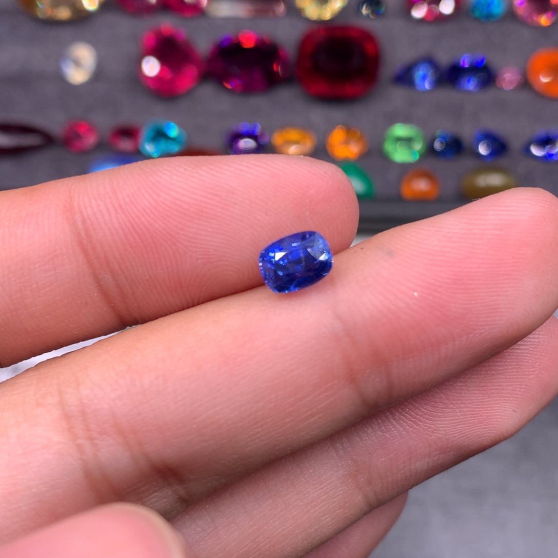 蓝宝石裸石未镶嵌1.58ct