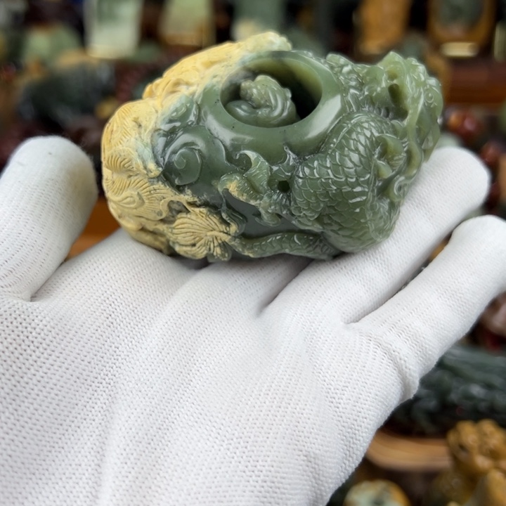 岫岩河磨玉（透闪石质玉）把件未镶嵌