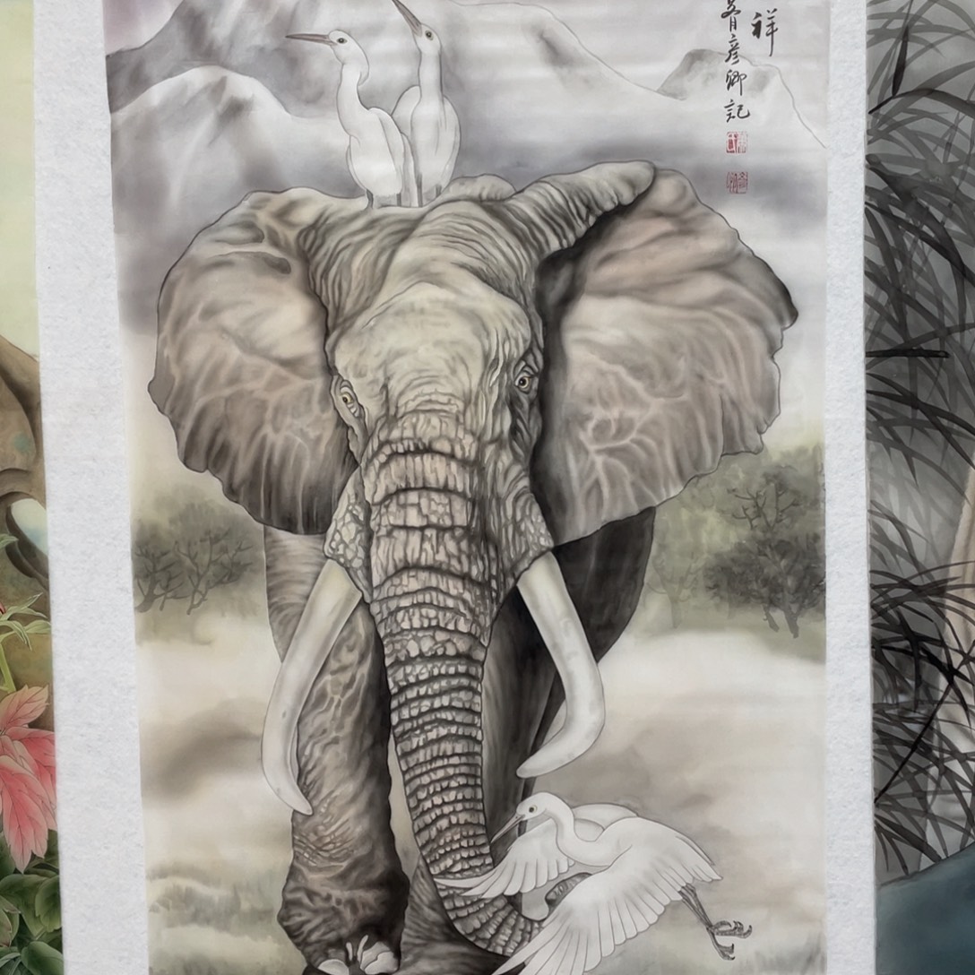由***闲国画工笔动物绢本设色