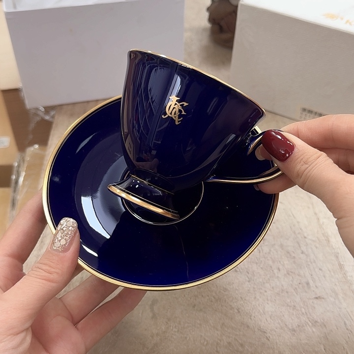 瓷片噗哈哈哈哈哈哈哈哈哈我