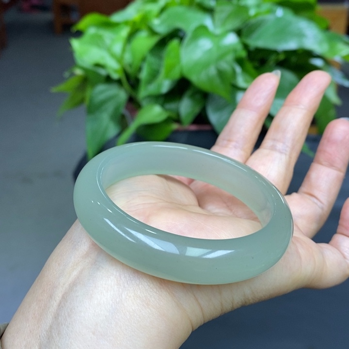 东陵石未镶嵌手镯