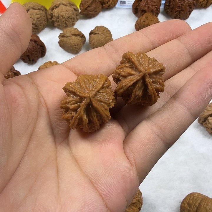 喜***桃核吊坠小四棱文玩核桃