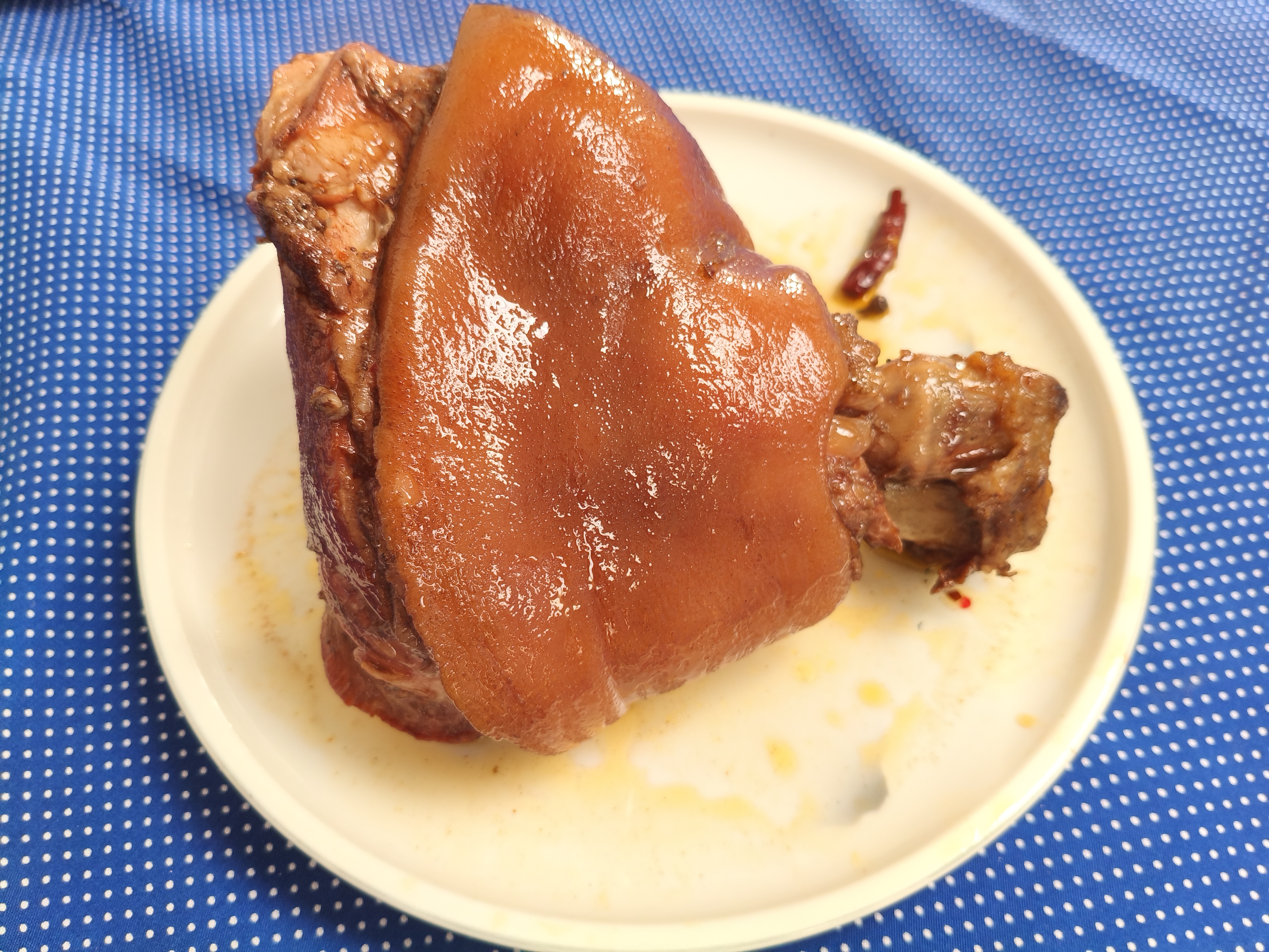 香辣猪肘  软烂脱骨 