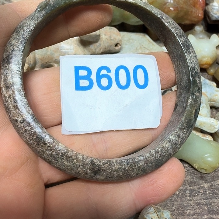 和田玉颈饰未镶嵌孤*