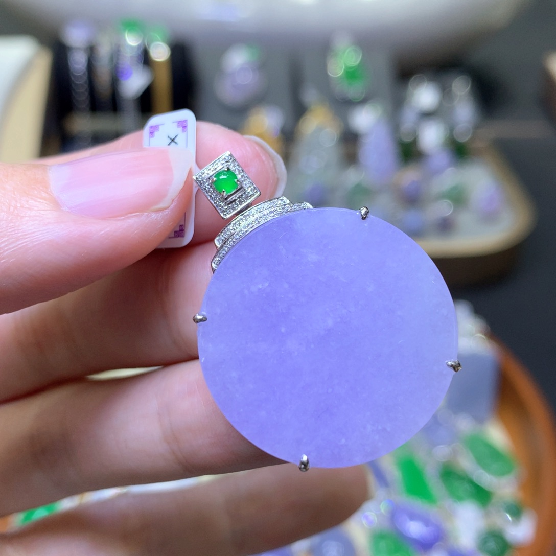 【闪购商品】翡翠颈饰18K金镶嵌翡翠吊坠项链