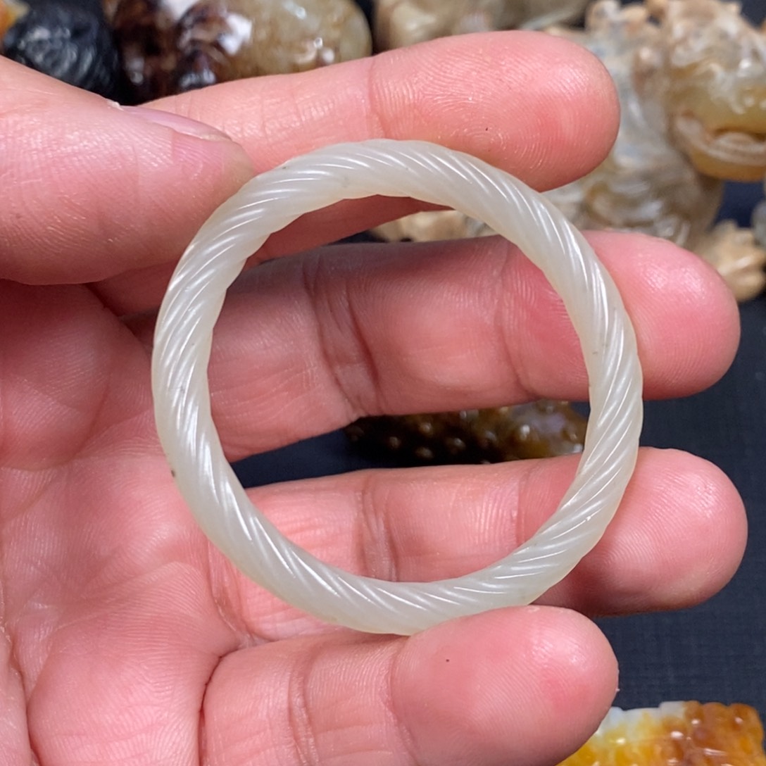 和田玉挂件未镶嵌钟*铎