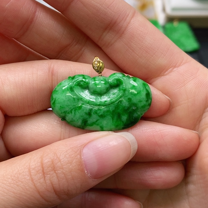 翡翠颈饰未镶嵌吊坠