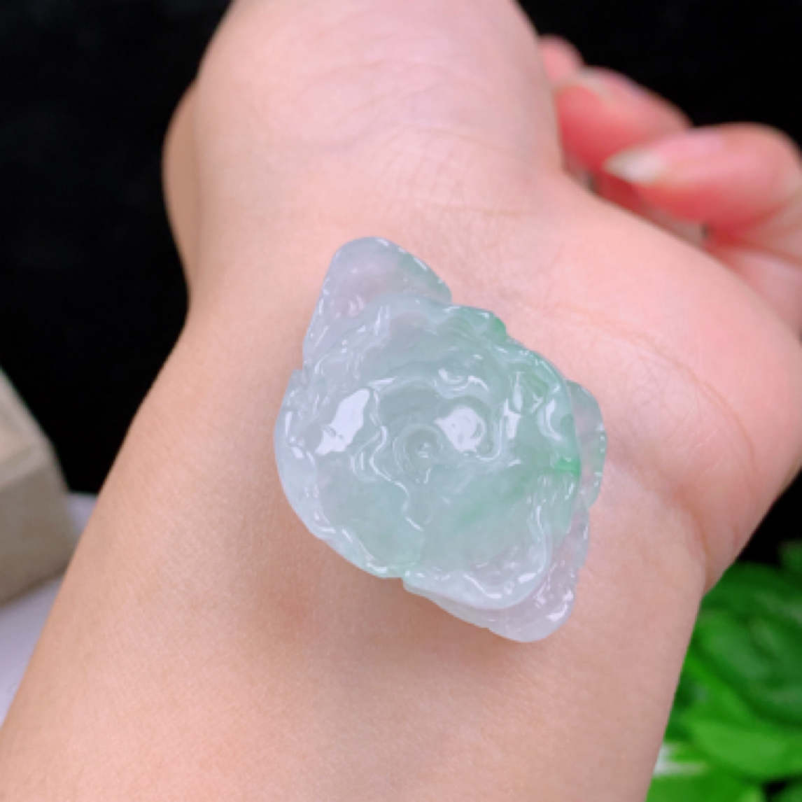 天然翡翠A货送冰润细腻飘绿花开富贵莲花玉坠吊坠