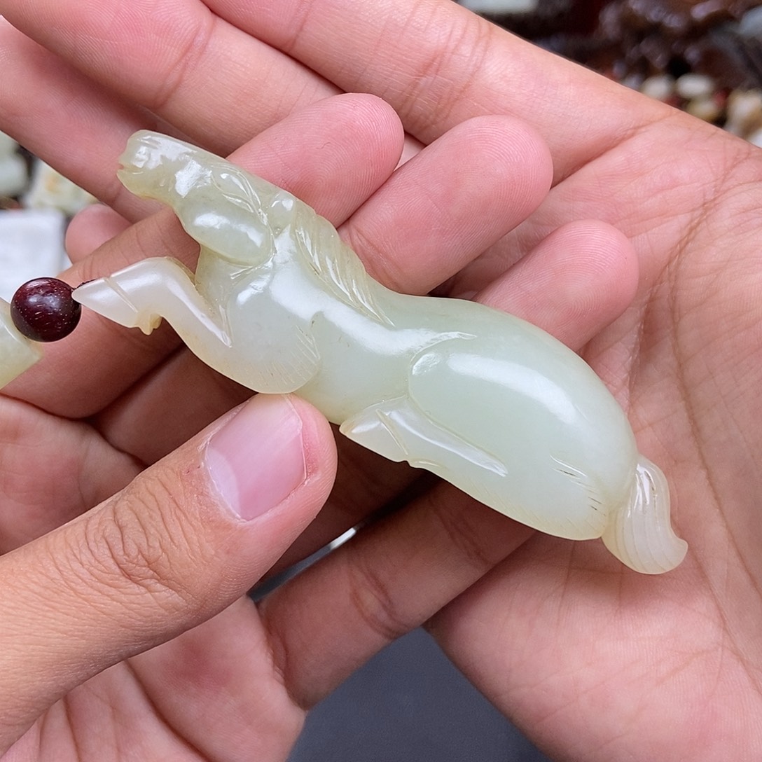 和田玉未镶嵌把件