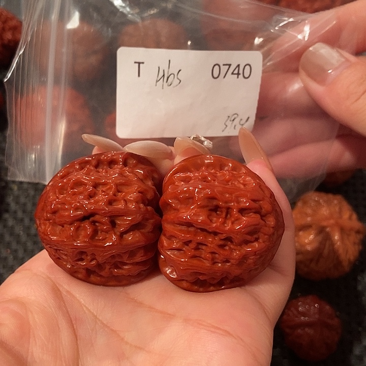 成***哥吊坠文玩核桃白狮子39