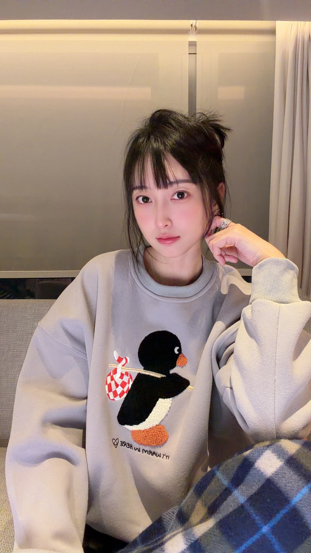 【张静芝】新品~2色 可爱立体小企鹅字母洋气厚实秋冬女生减龄卫衣