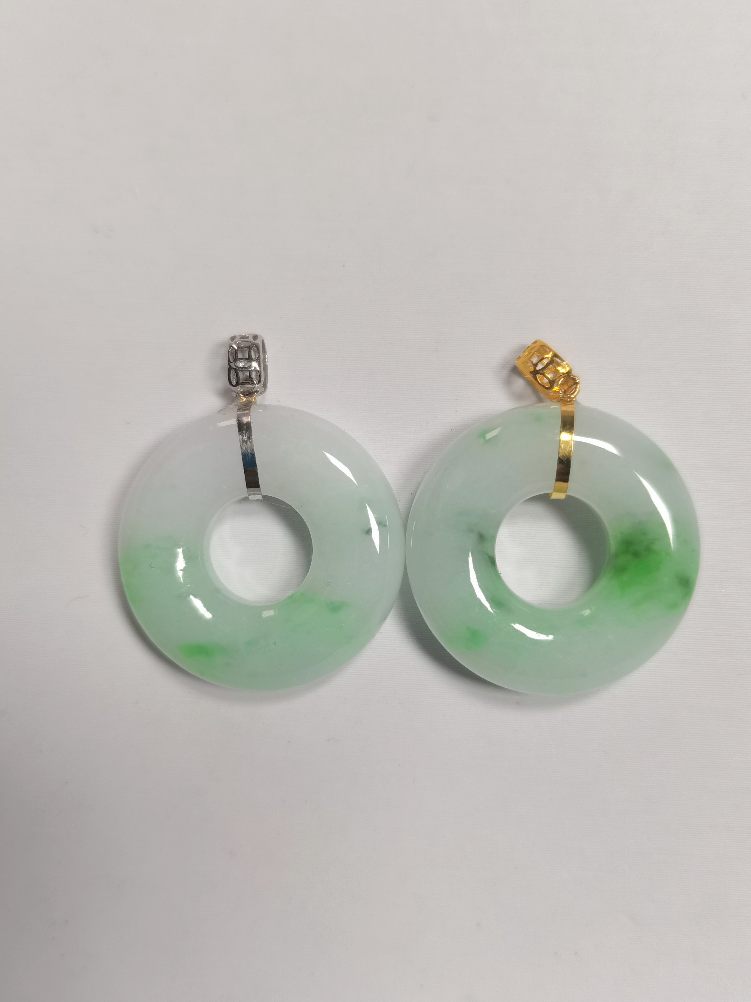 18k金扣飘阳绿缅甸A货翡翠甜甜圈多样性发其一