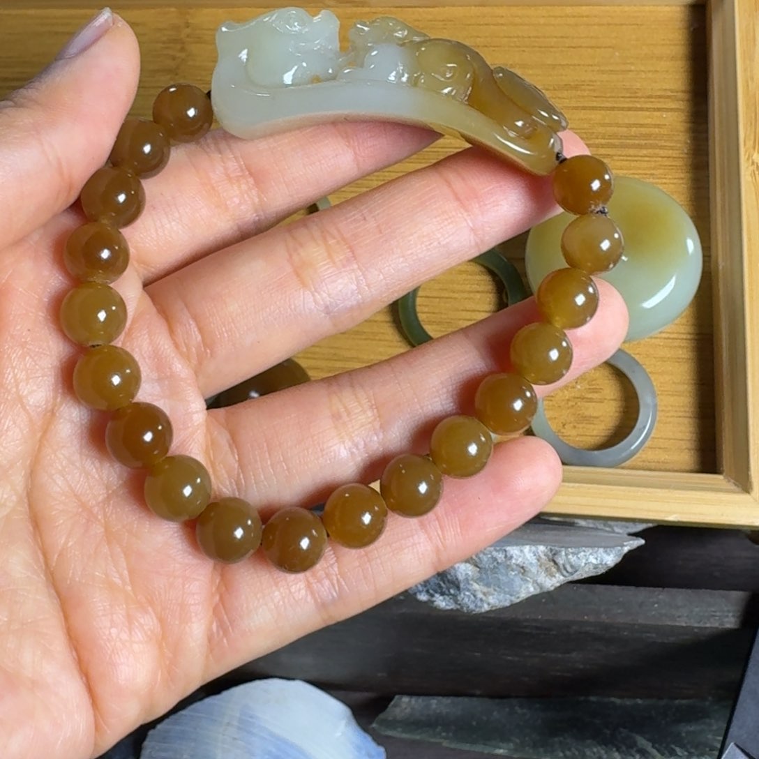 和田玉颈饰未镶嵌