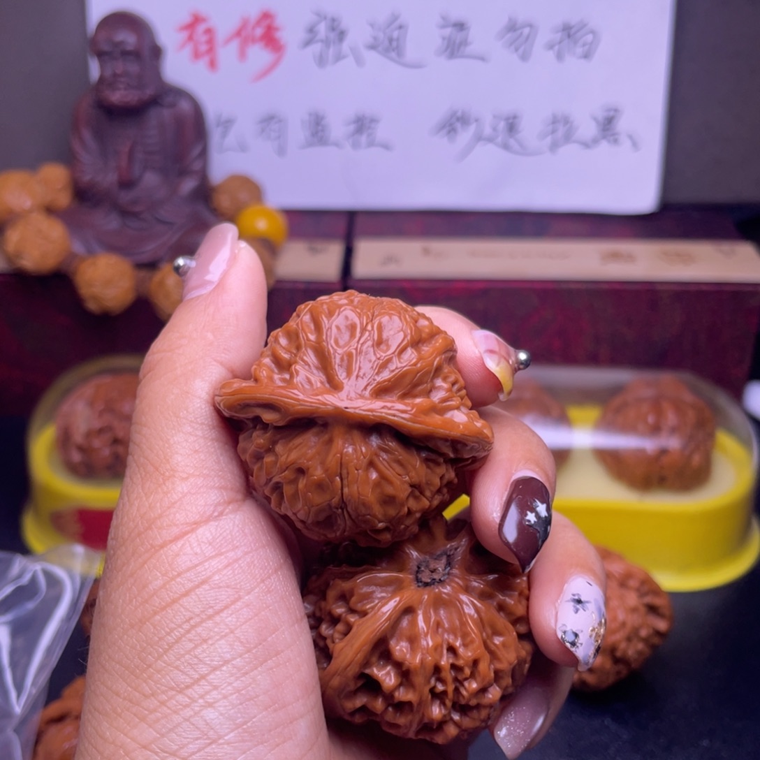 她***辰桃核吊坠宫灯福利