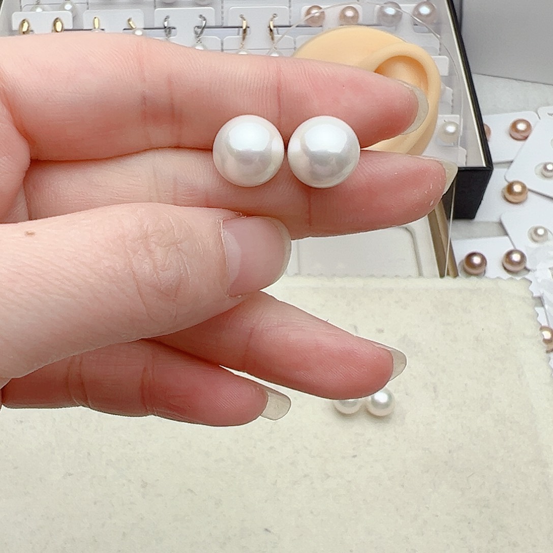 18K金镶嵌淡水珍珠耳饰