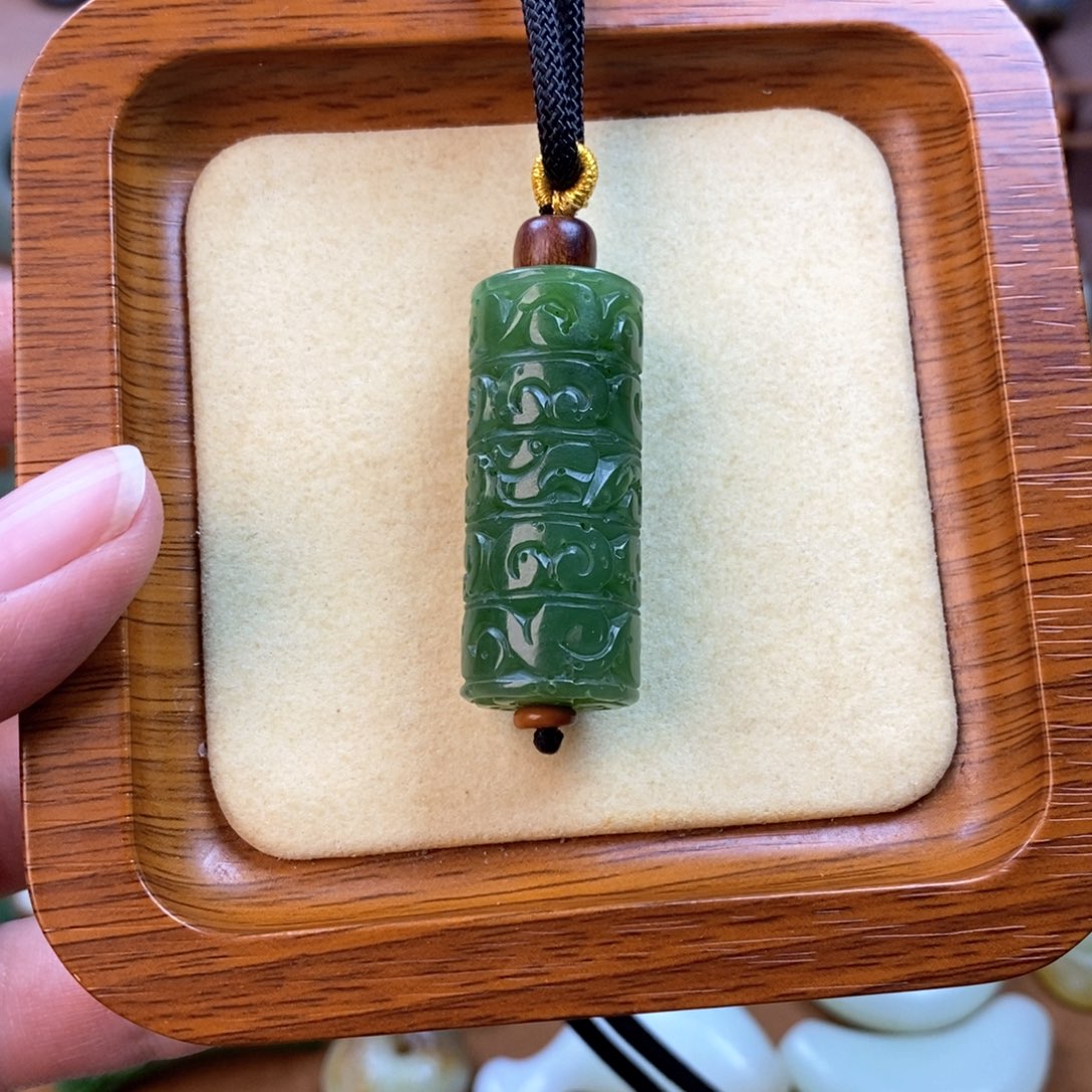 和田玉（碧玉）颈饰未镶嵌