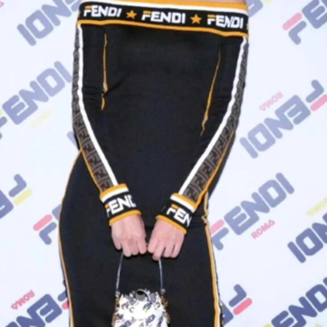 99新 FENDI/芬迪 黑色一字肩长袖修身绷带连衣裙/40码/B00981