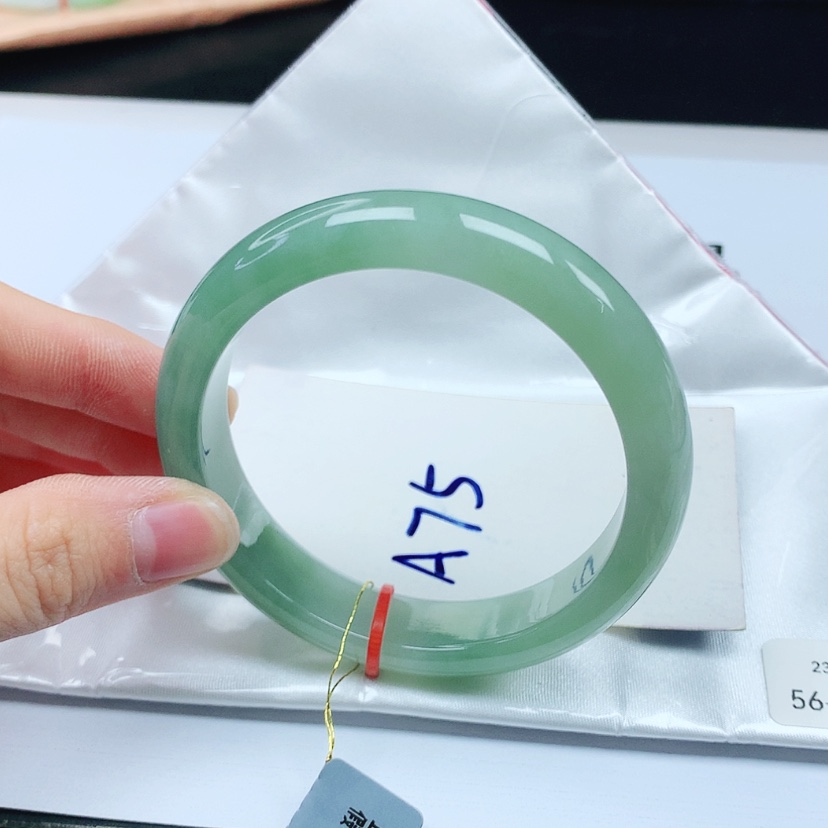 【闪购商品】翡翠手镯未镶嵌天然缅甸a货手镯56