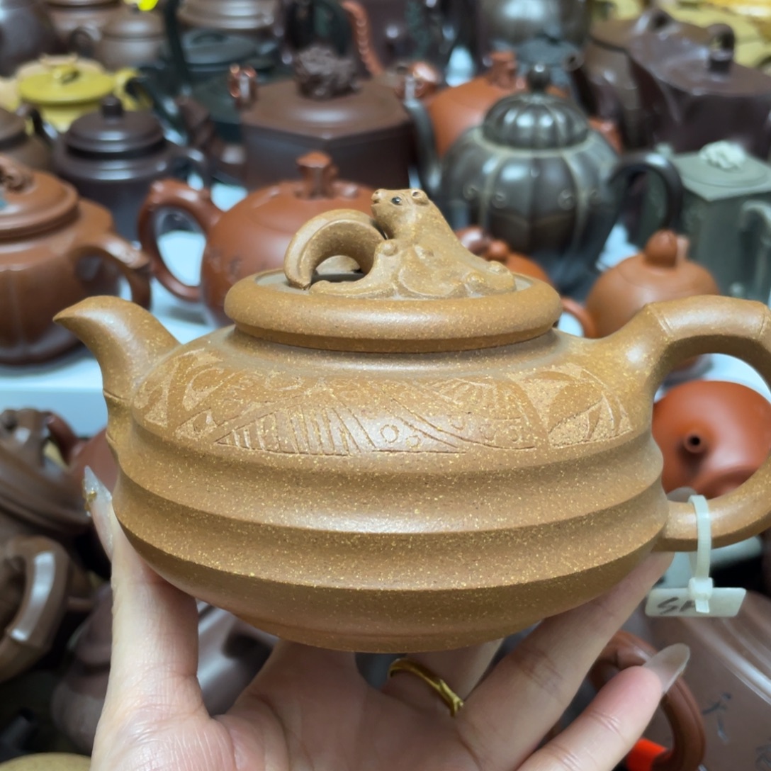 茶壶底槽青紫砂艺术作品