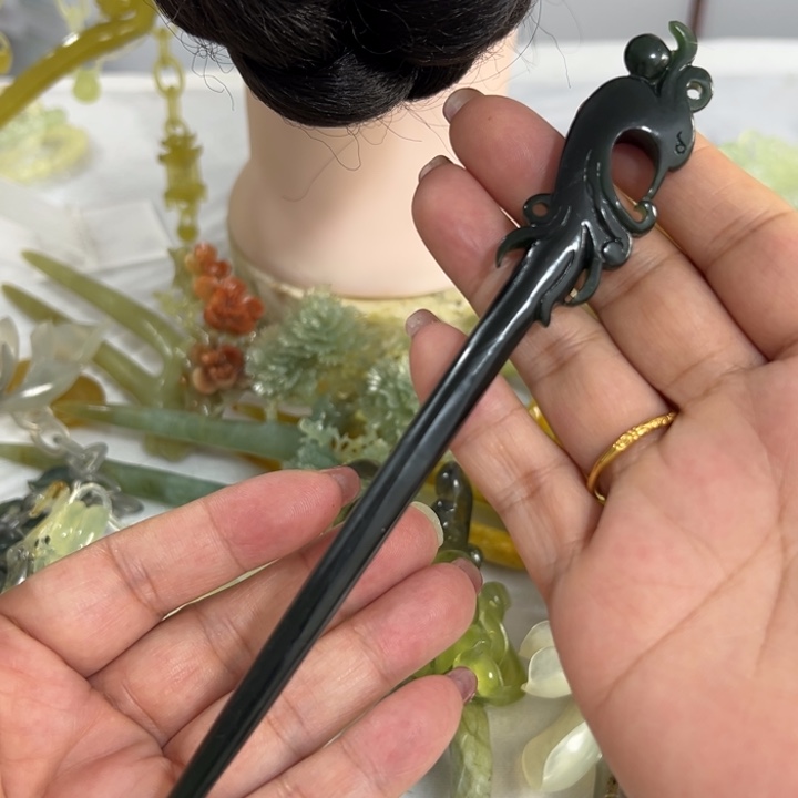 蛇纹石玉发饰未镶嵌