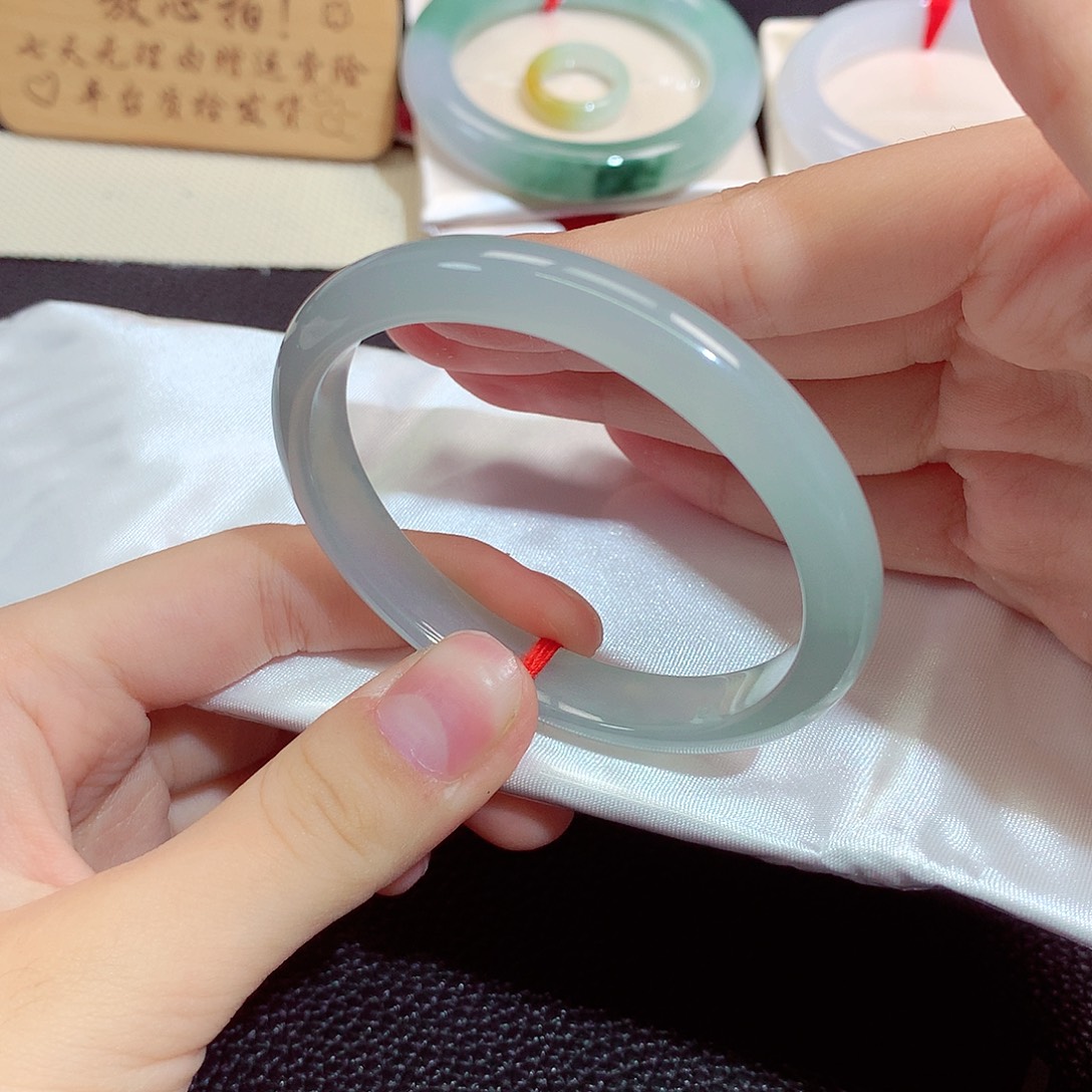 翡翠未镶嵌手镯9006