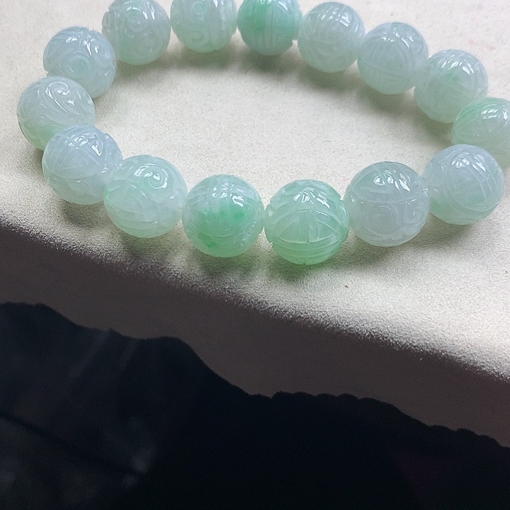 翡翠颈饰未镶嵌吊坠