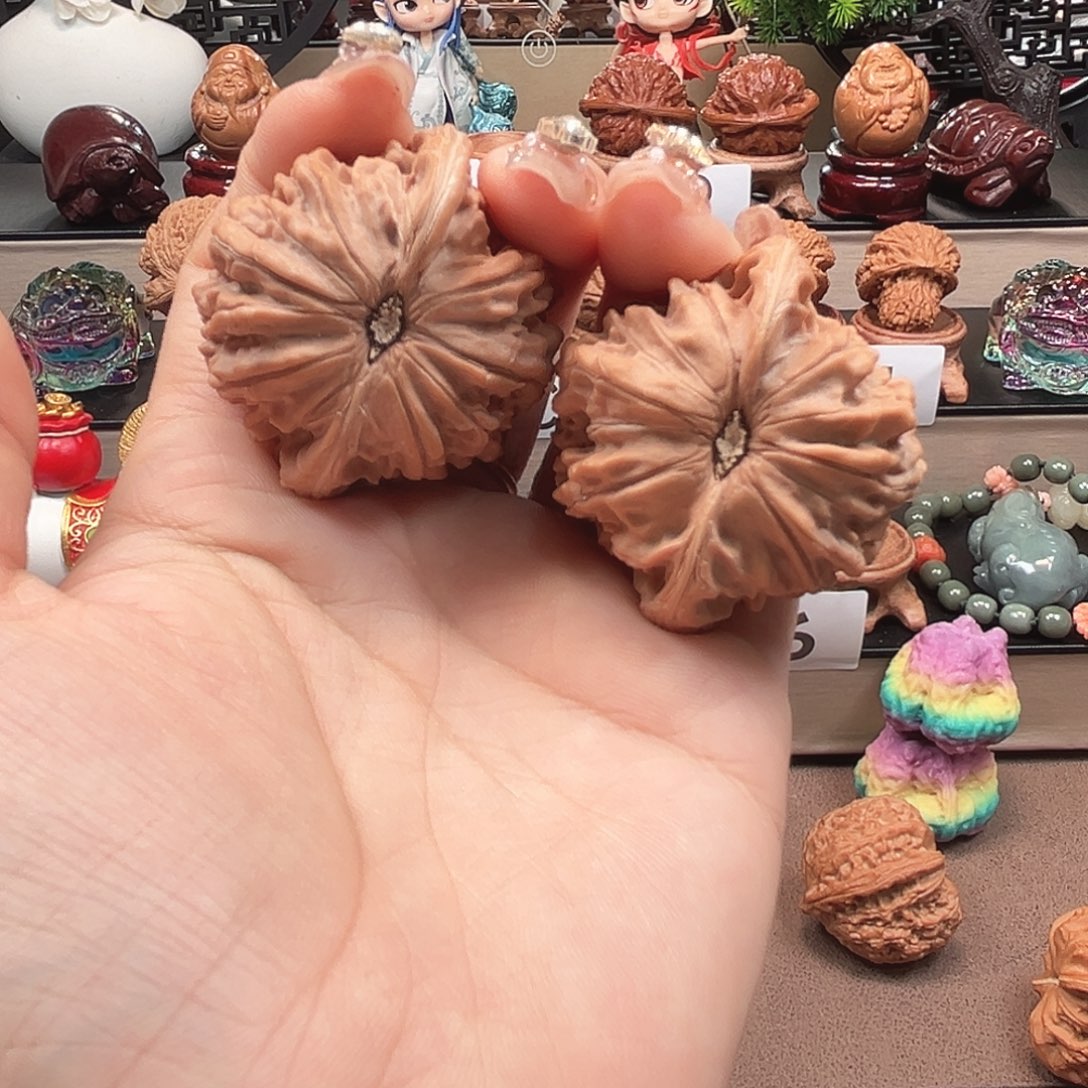 青***墨核桃43磨盘狮子头