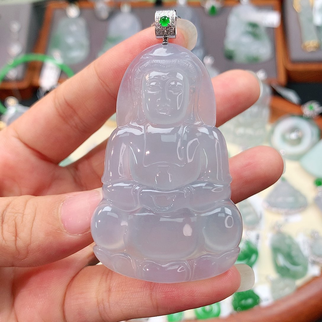 颈饰18K金镶嵌翡翠清*观音
