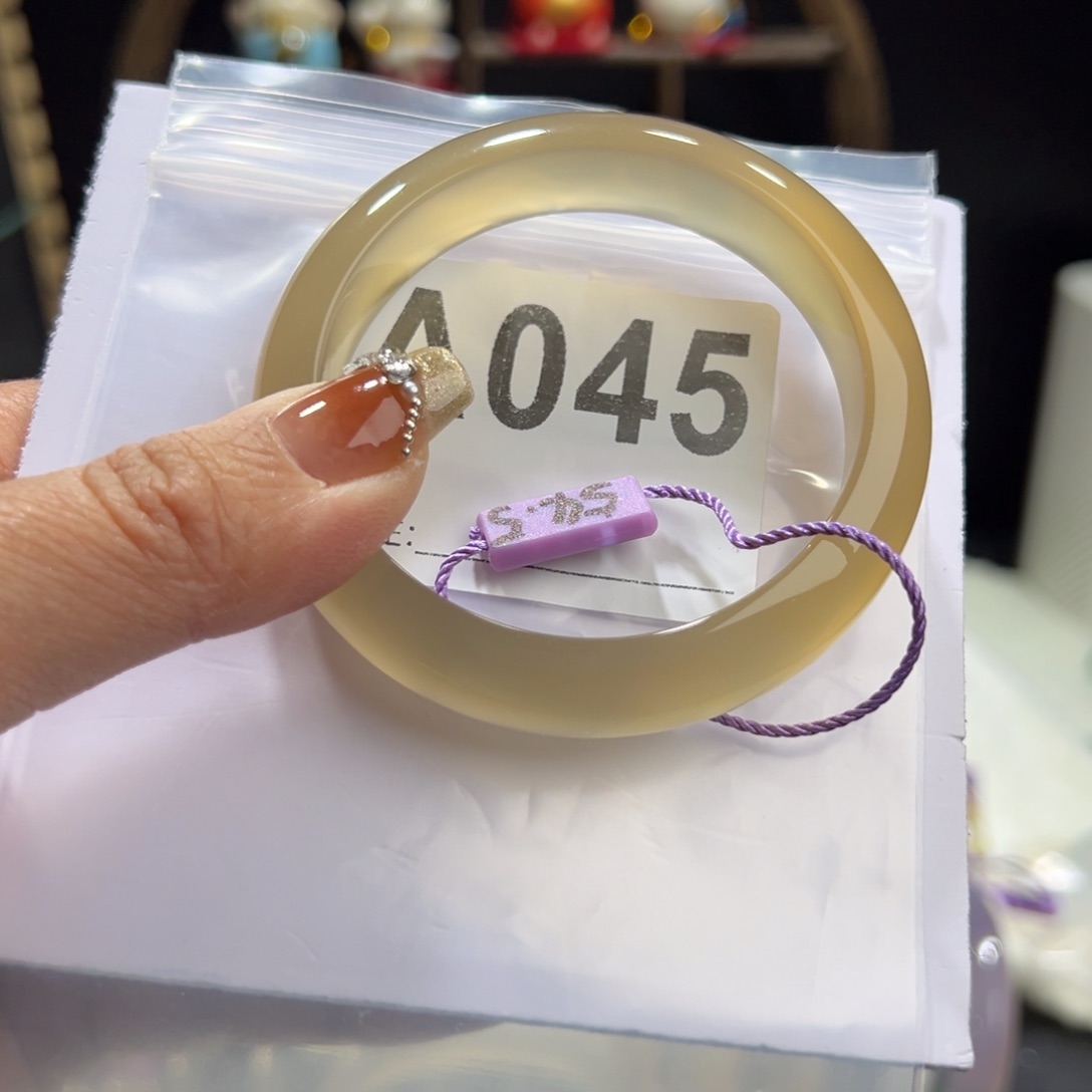 玛瑙/玉髓手镯未镶嵌歪*米