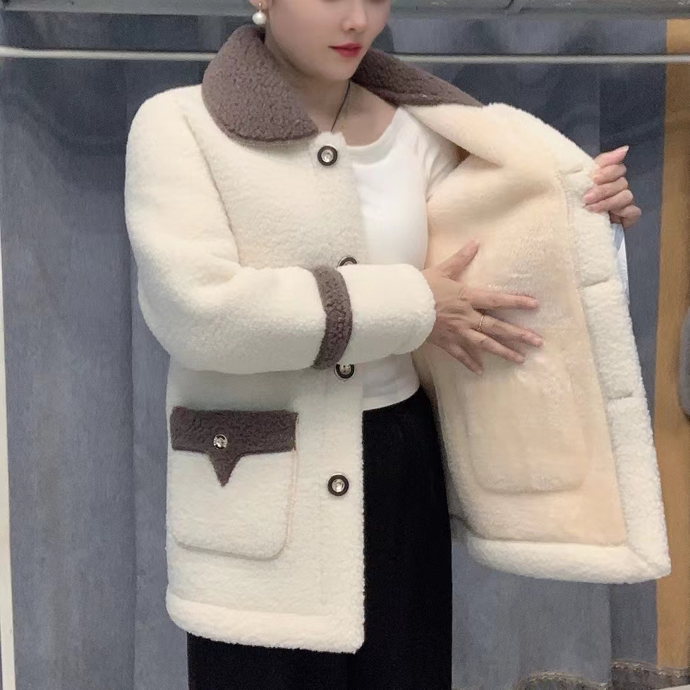 2025秋冬拼接新款仿羊羔毛加绒加厚宽松圆领妈妈装小个子女短外套