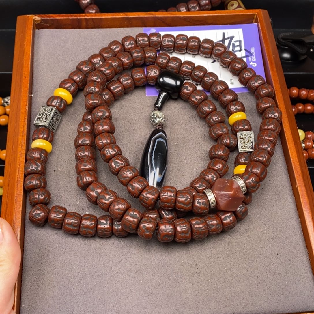 金刚菩提吊坠日**辉金刚