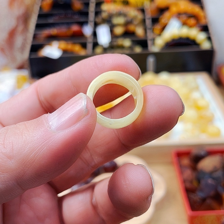 琥珀颈饰未镶嵌吊坠