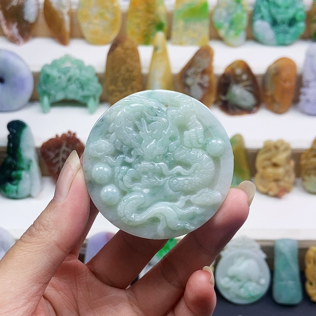 颈饰未镶嵌翡翠龙