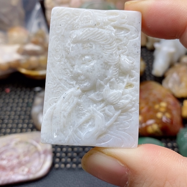 硅化珊瑚（珊瑚玉）颈饰未镶嵌