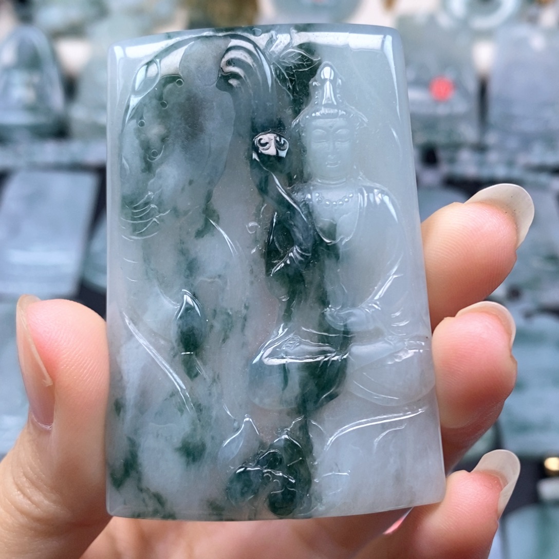 翡翠未镶嵌颈饰普贤