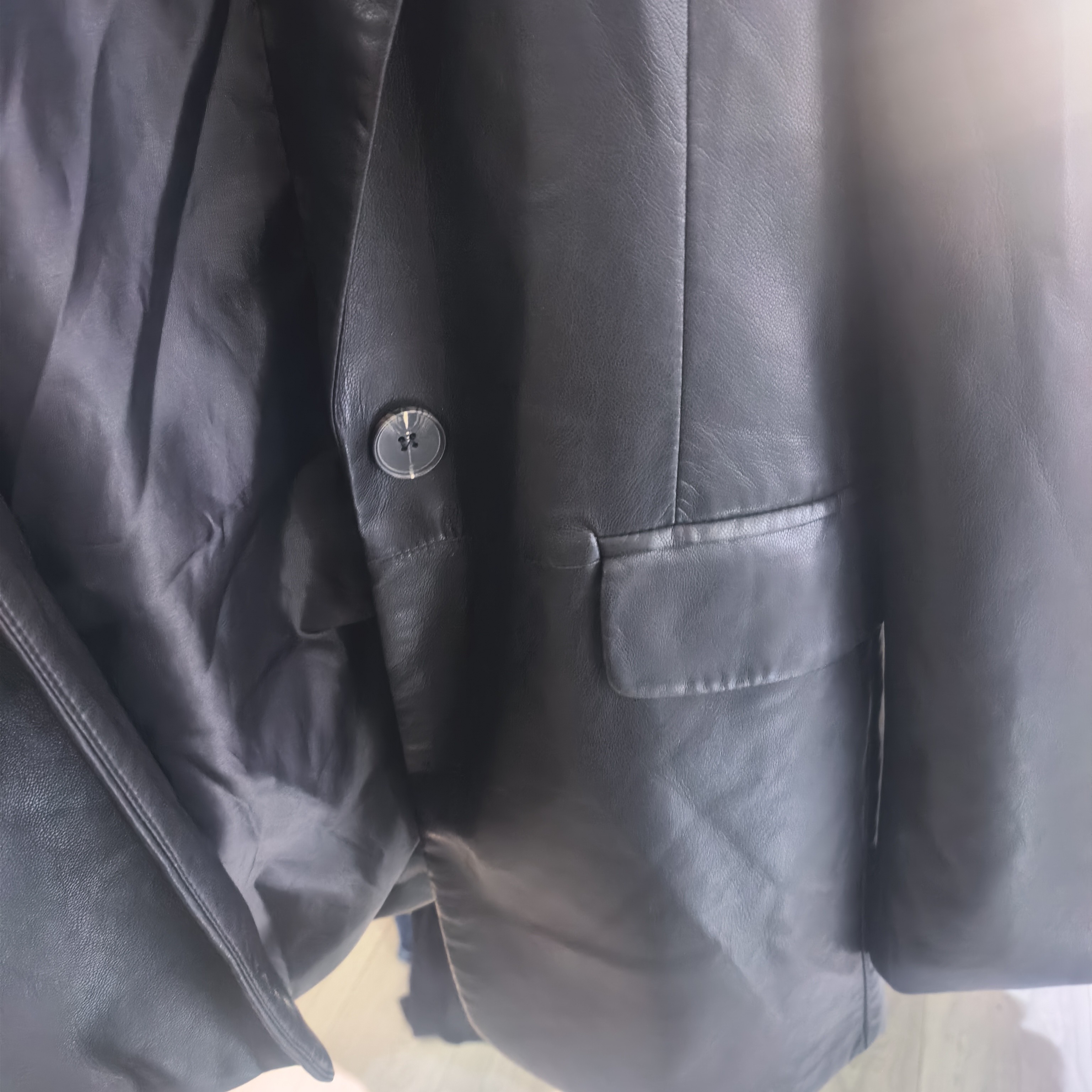 口袋纽扣修身型春季厚款镂空皮衣设计师上衣百搭网红