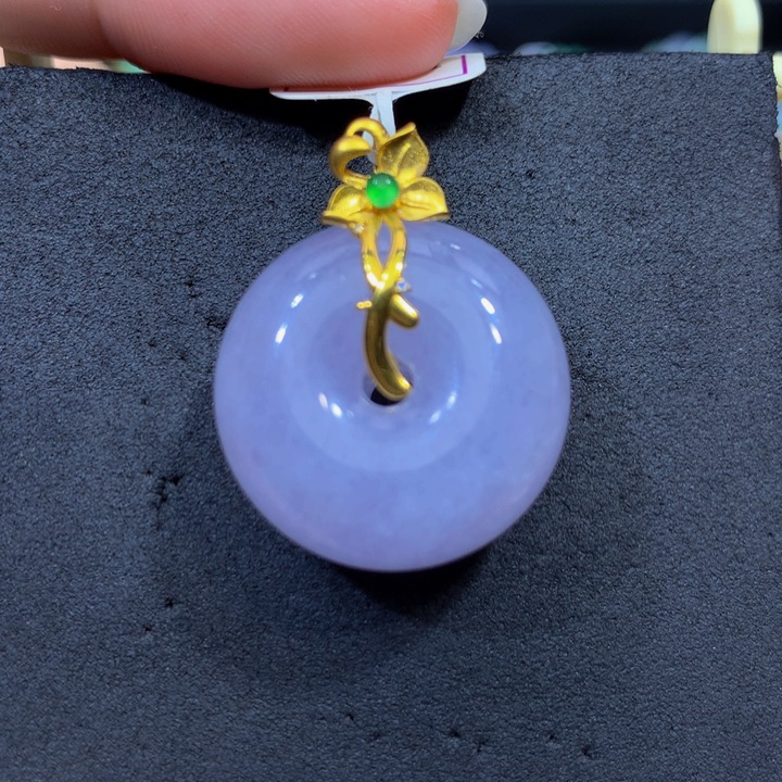 翡翠18K金镶嵌耳饰翡翠