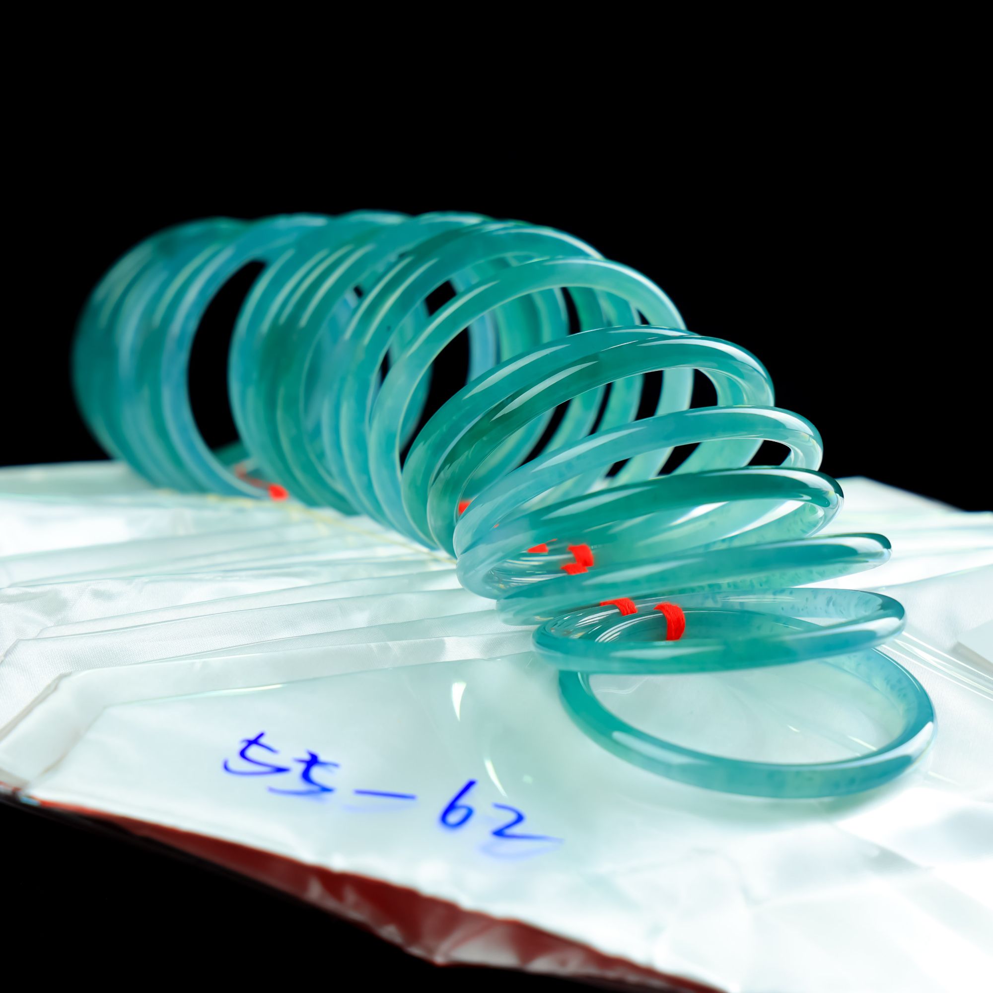 【大李珠宝】翡翠手镯多样性发其一kc---W040