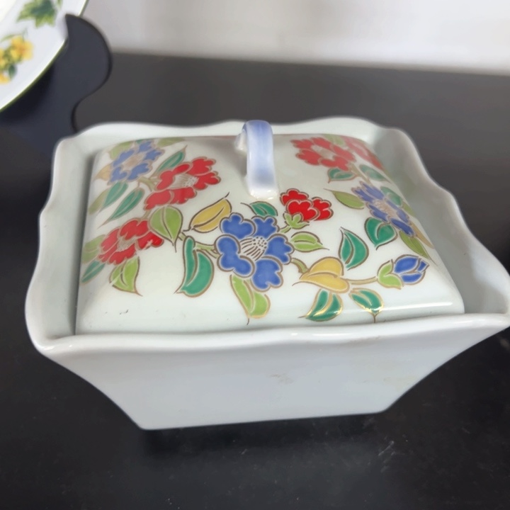 盖碗瓷器直播放漏中