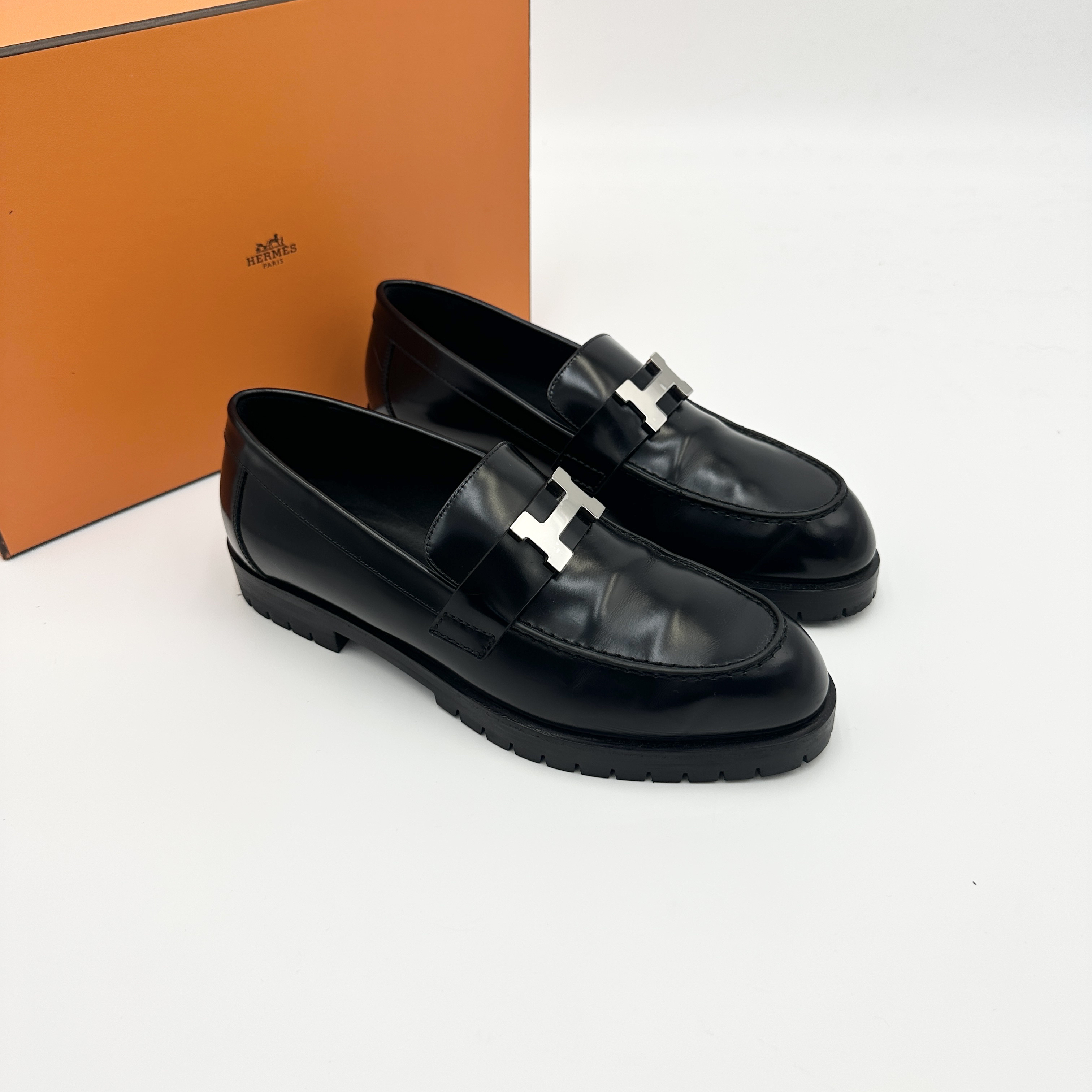 95新 Hermes/爱马仕 爱马仕/37码/H标黑色乐福鞋/95新/pp0520