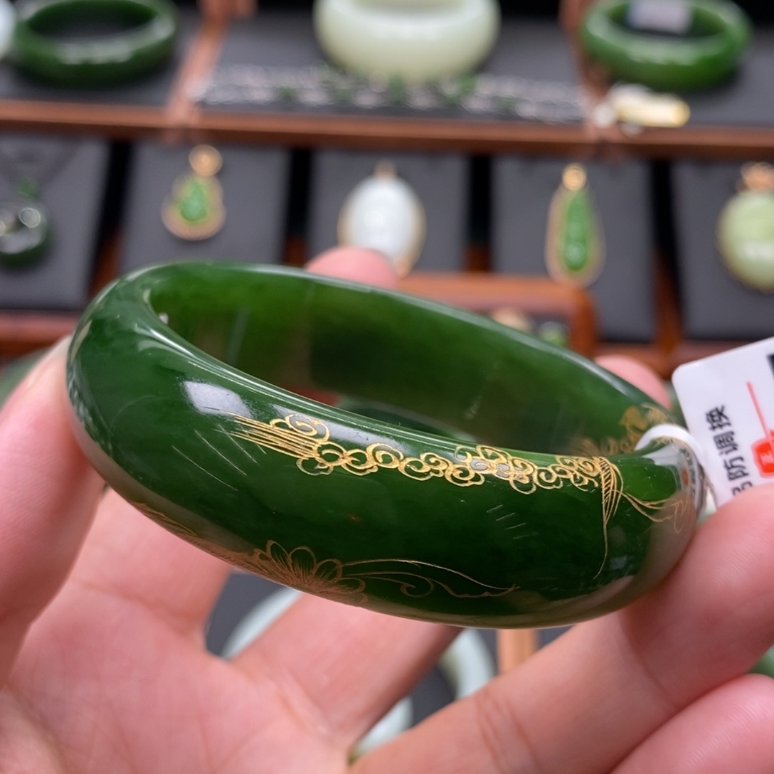 和田玉（碧玉）未镶嵌手镯