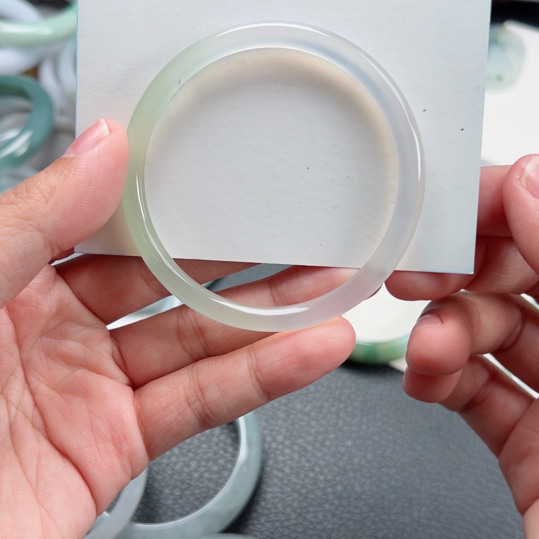 未镶嵌1石英质玉55.7*5.8*5.7