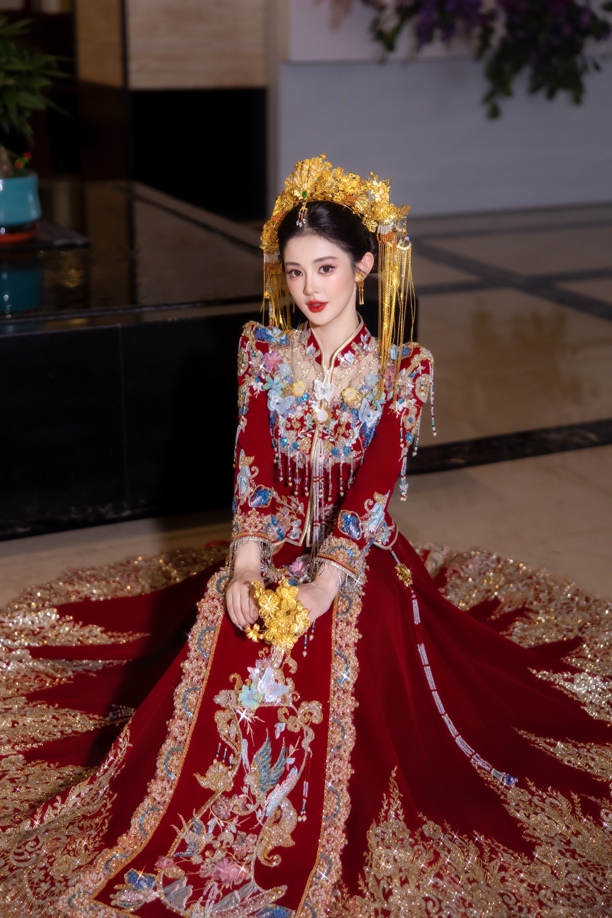 高级秀禾服中式新娘结婚礼服爆闪2025新款奢华龙凤褂中式凤冠霞帔